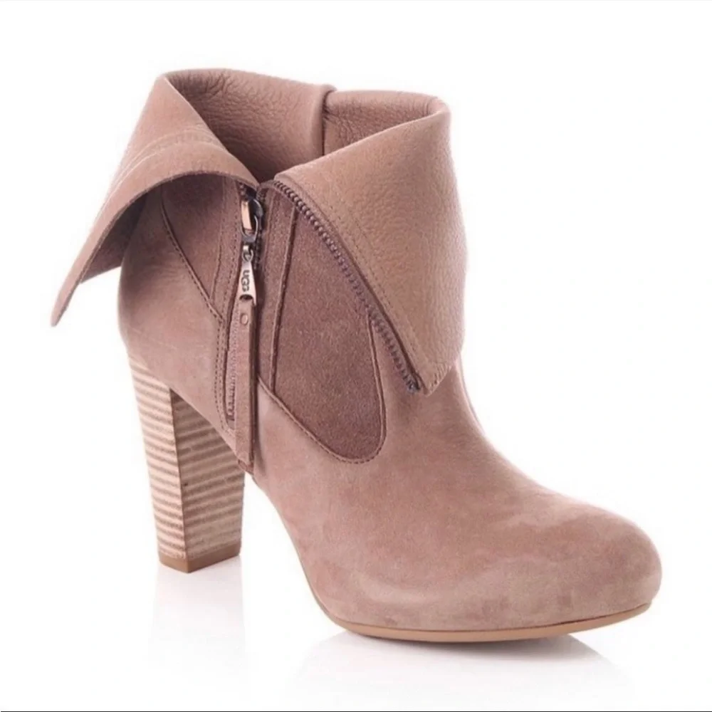 UGG- Athena Suede Leather Stacked Heel Boots Size 5